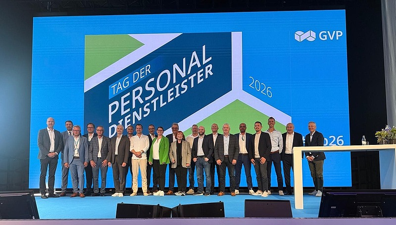 Gruppenfoto der GVP-Mitgliederversammlung, bei der Ingrid Hofmann, geschäftsführende Alleingesellschafterin der I. K. Hofmann GmbH, zur Vizepräsidentin gewählt wurde.